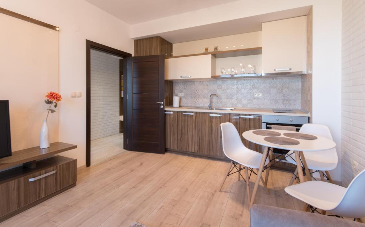 City Apartments Triumph Varna Buitenkant foto