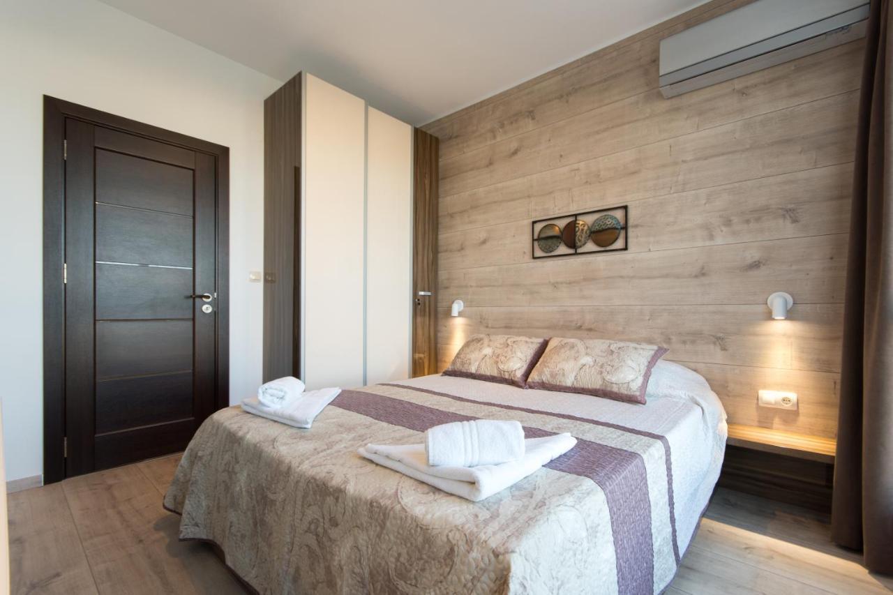 City Apartments Triumph Varna Buitenkant foto