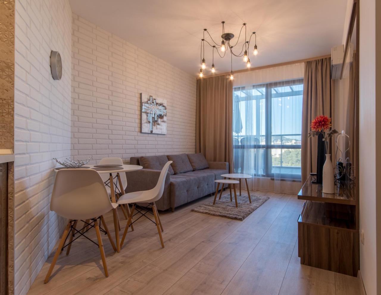 City Apartments Triumph Varna Buitenkant foto