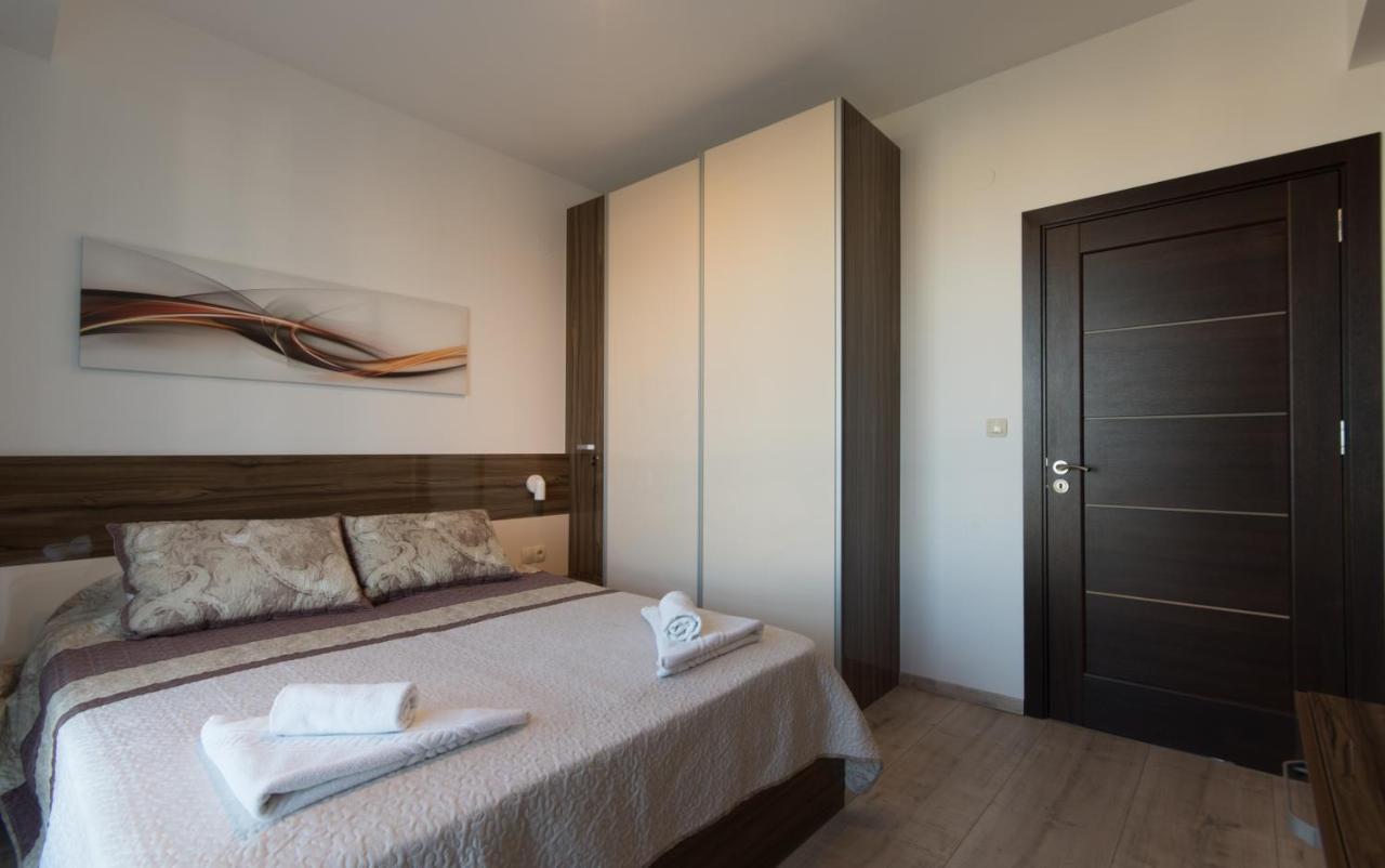 City Apartments Triumph Varna Buitenkant foto